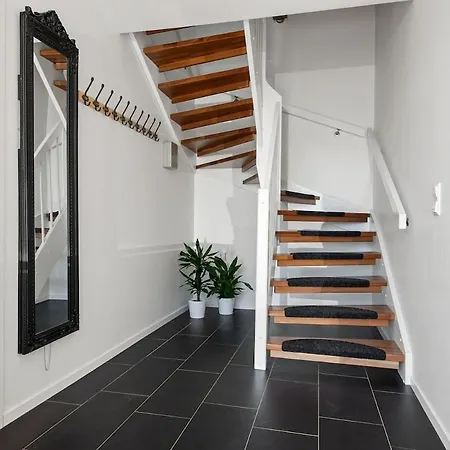Modern House With Panoramic Views Of Mjosa Nyaraló